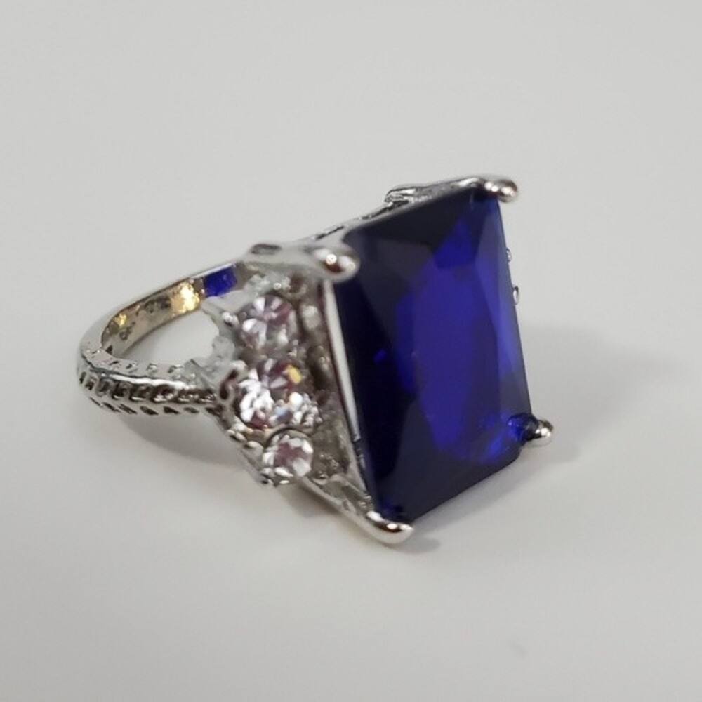 Silver Blue rhinestones Cocktail Ring size 6 Rectangular *